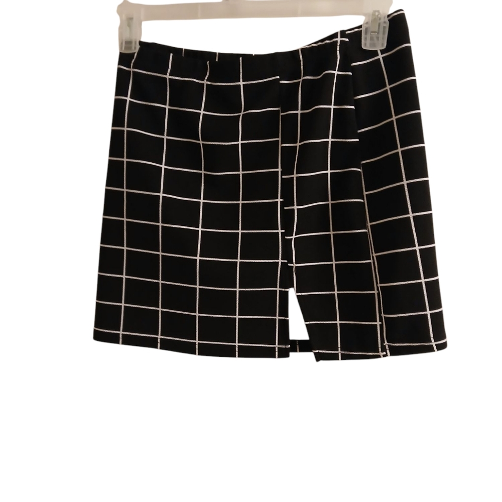 Black & White Plaid Skirt